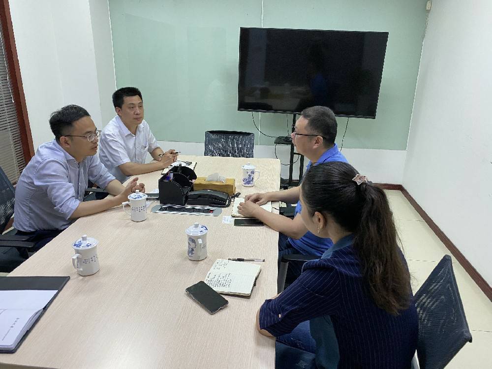 无锡市工信局领导来热博官方网站-热博REBO(中国)科技开展“三联三解”活动